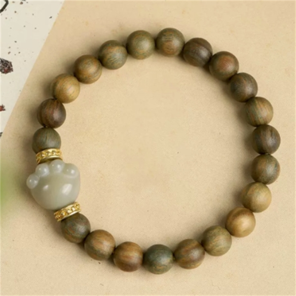 Cat scratched Green Sandalwood Bracelet